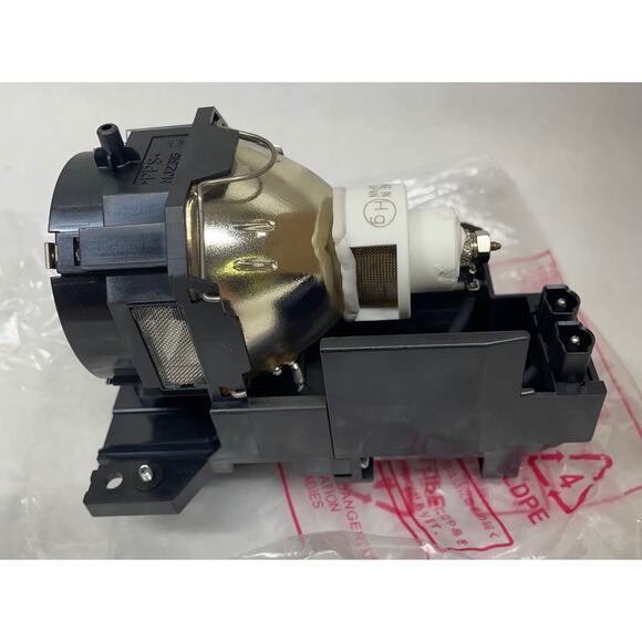 Replacement Digital Video Projector Bulb and- Hitachi DT00771 - CPX605WLAMP - Picture 2 of 9